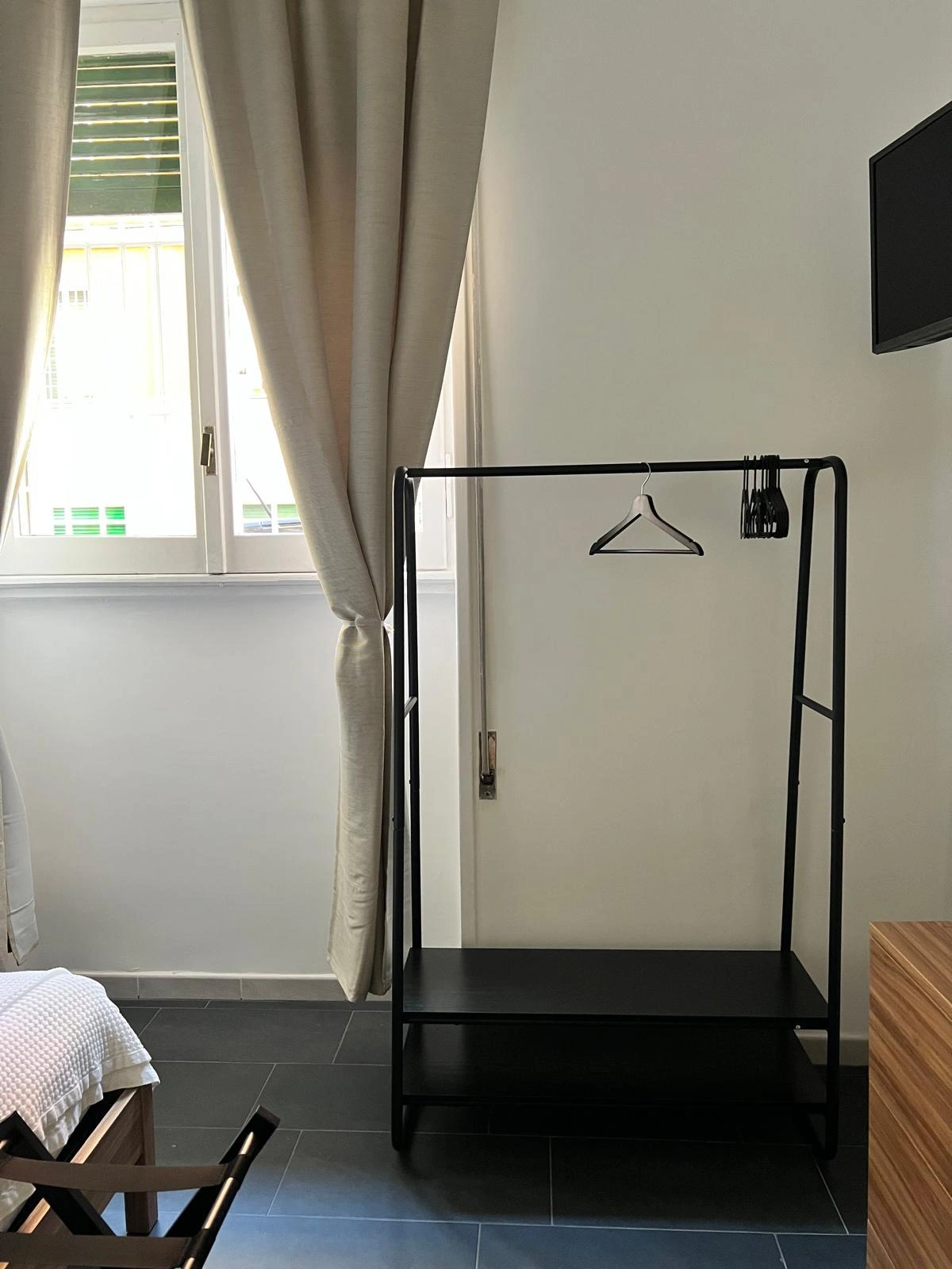 Home Camera Modern King